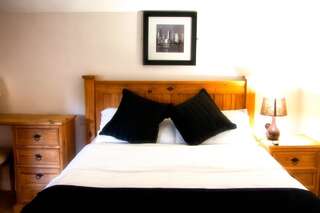 Отели типа «постель и завтрак» Woodside Lodge B&B Уэстпорт Семейный номер-2